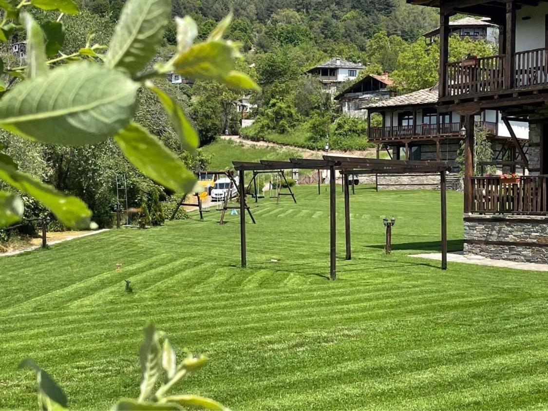 Leshten Guest Homes Экстерьер фото