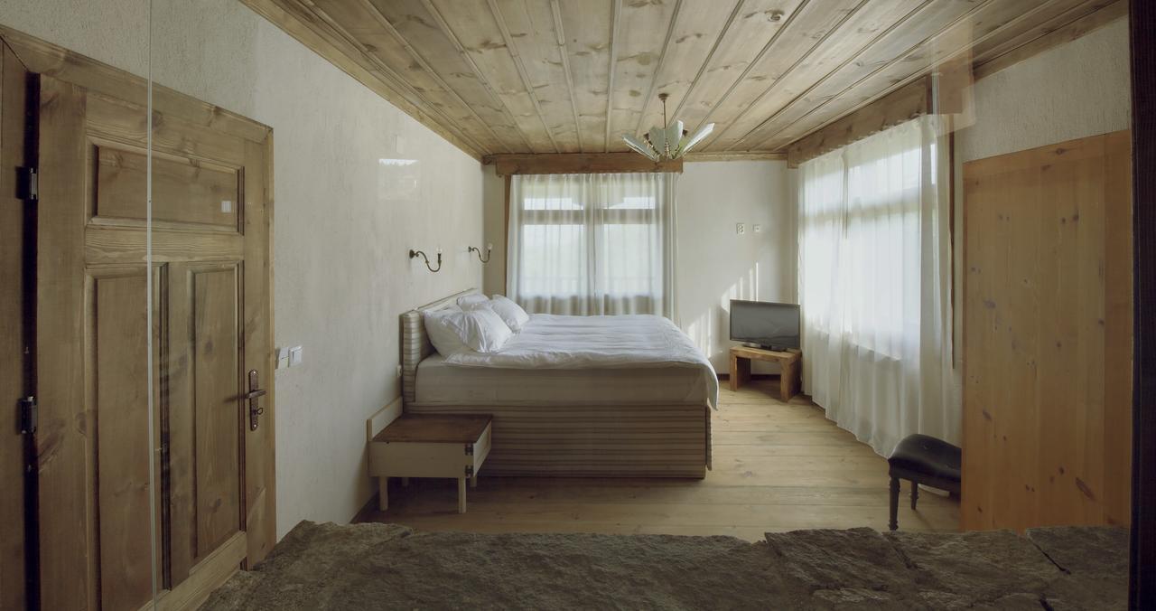 Leshten Guest Homes Экстерьер фото