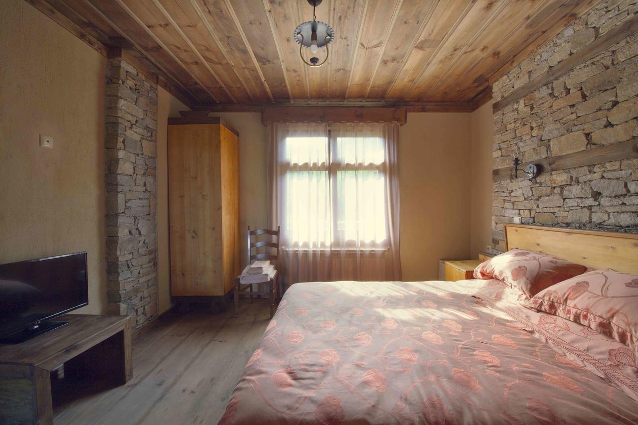 Leshten Guest Homes Экстерьер фото